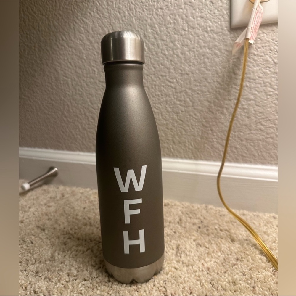 Stylish Gray Insulated Water Bottle